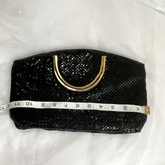 Black Chainmail 🔵 Evening Bag With Gold handles - Picture 7 of 10